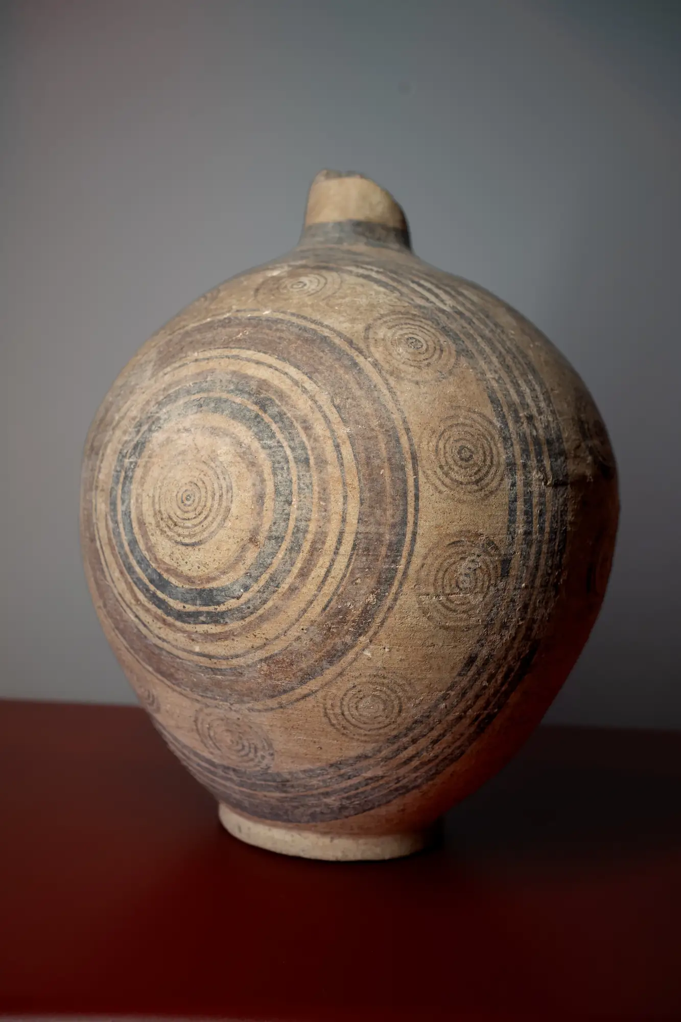 Bichrome Oinochoe, Geometric Cypriot jug