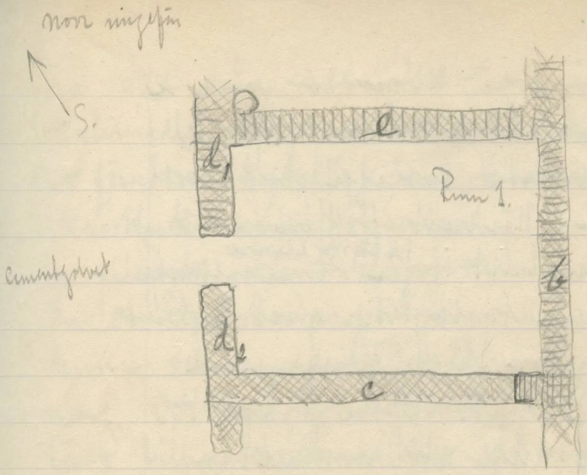 Plan of a rectangular room with hatched walls and an opening on the left side, with a north arrow