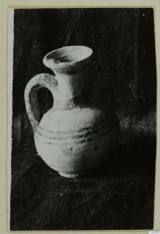 Pottery White Painted II jug from Lapithos, Kastros tombs, with one handle and dark painted bands