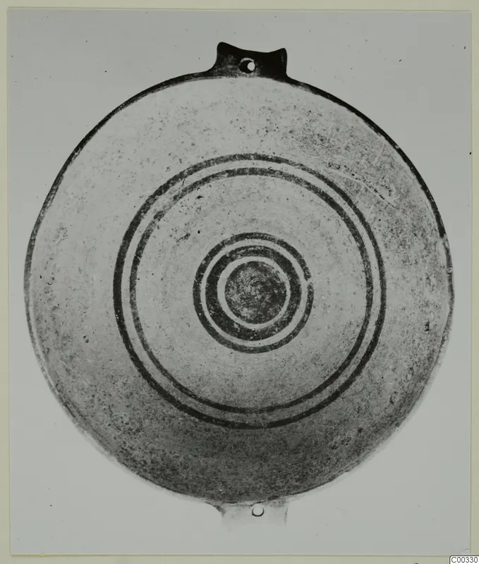 White Painted I bowl from Lapithos, seen from above, with dark concentric rings painted on its interior