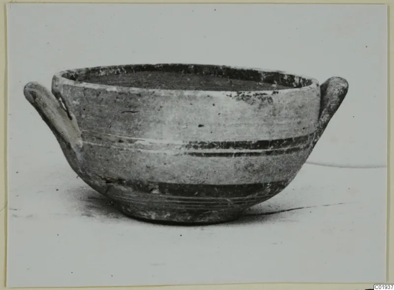 White Painted II bowl with two small handles, from the Kastros tombs at Lapithos