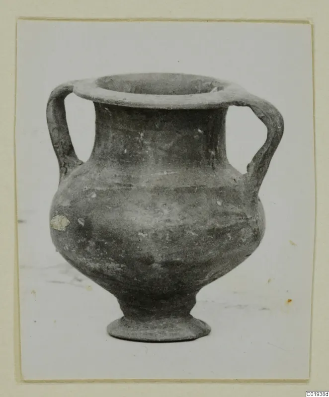 Amphoriskos, a small two-handled pottery jar with a wide rim, from the Lapithos Kastros tombs