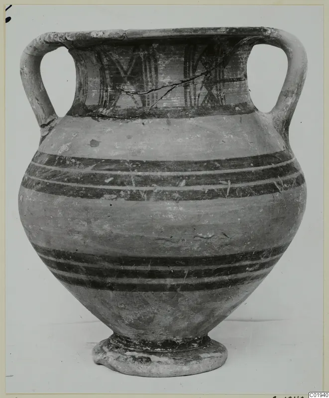 White Painted I amphora from Lapithos, two-handled, with dark painted bands and patterned neck decoration