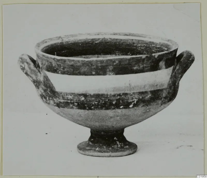 White Painted I bowl from Lapithos, with two handles and a pale band around the body