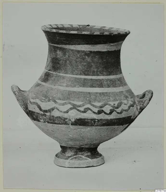 White Painted I amphoriskos from Lapithos, with two handles, a flared rim and a wavy painted band