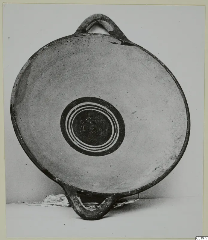 White Painted I bowl from Lapithos, seen from above, with concentric painted rings at the centre