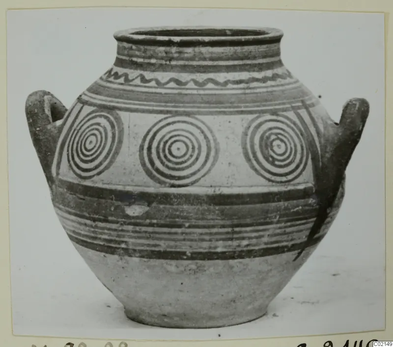 Pottery Bichrome IV amphora-crater: a two-handled vessel with concentric circles and painted bands