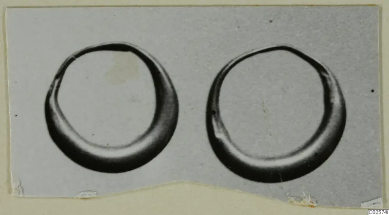 Two gold rings side by side, photographed for the Enkomi finds