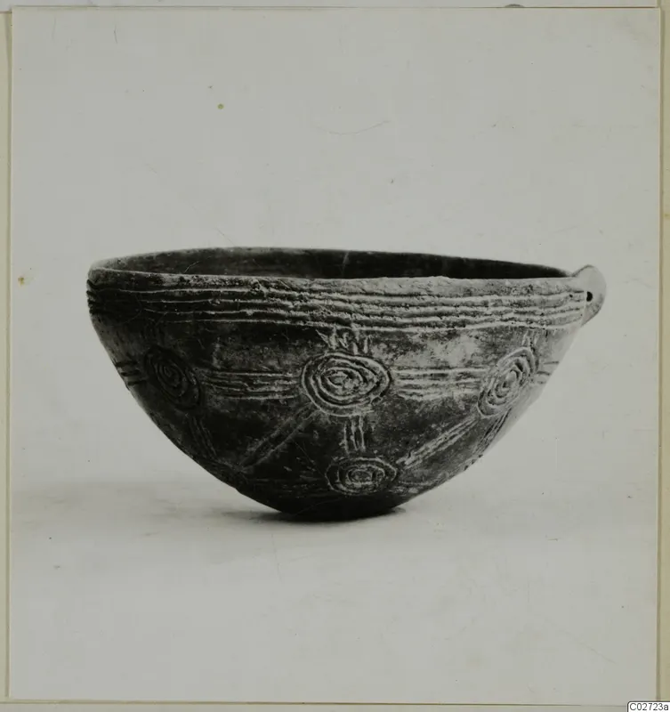 Red Polished III bowl from Lapithos, Vrysi tou Barba tombs, with incised horizontal lines and concentric ring motifs