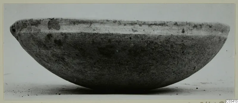 Plain White Wheel-made bowl from Enkomi, seen from the side