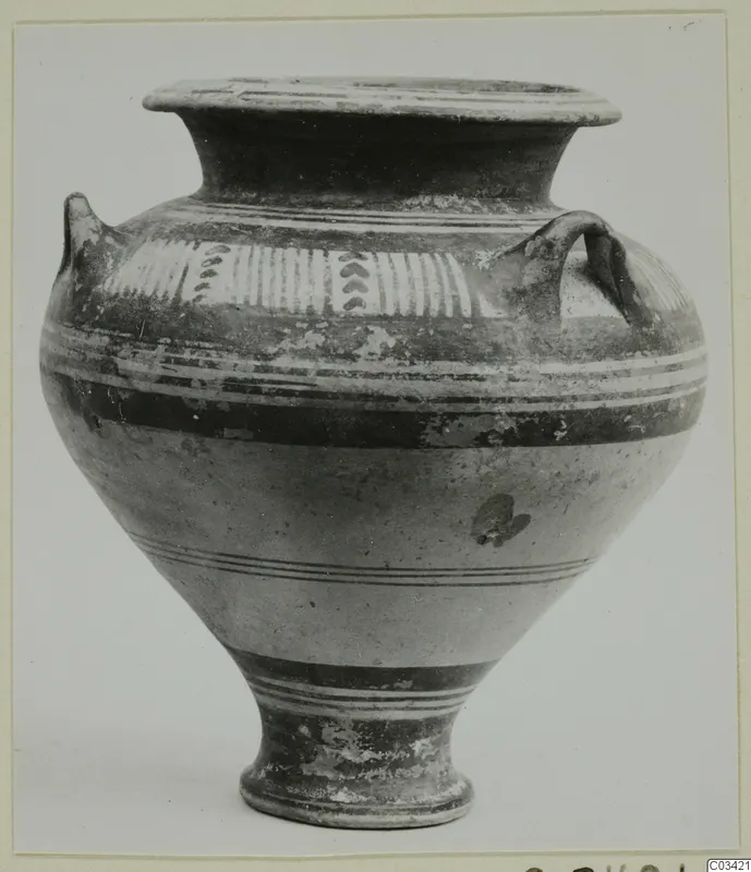 Levanto-Helladic Ware bowl-jar from Enkomi, with painted bands and white strokes on the shoulder