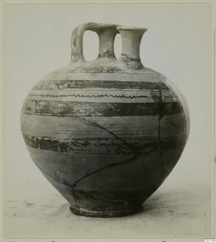Levanto-Helladic Ware bowl-jar from Enkomi with loop handles and horizontal painted bands