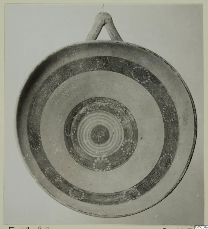 Bowl-jar of Levanto-Helladic Ware from Enkomi, seen from above, with a single loop handle at the rim