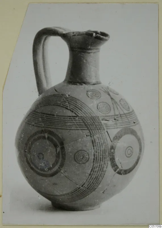 Black-on-Red jug from Amathus with concentric circle and band decoration