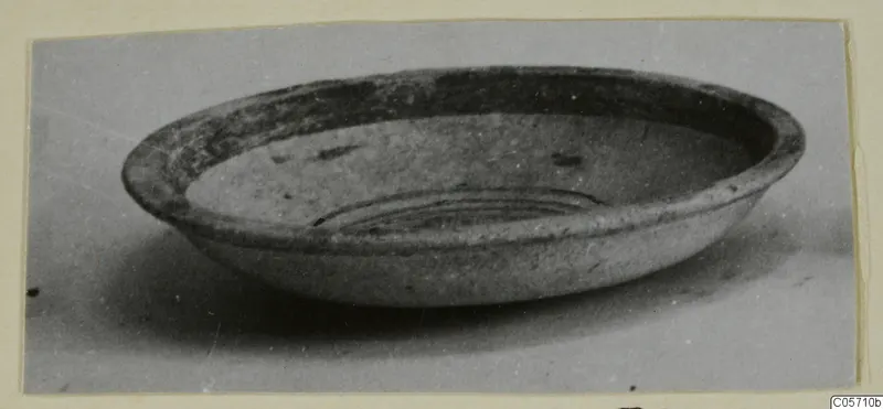 Pottery Bichrome IV bowl from Amathus tombs 1–9, seen at an angle from above