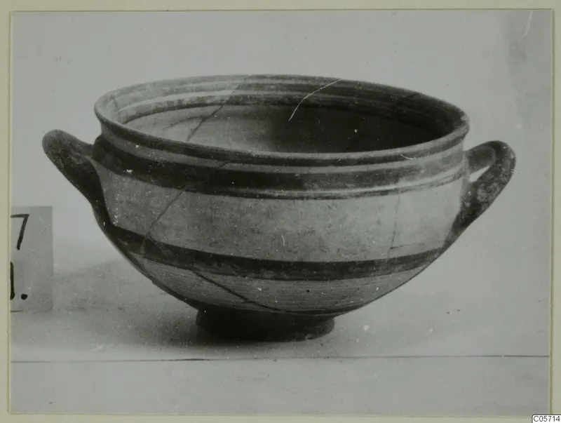Pottery Bichrome III bowl with two handles and dark horizontal bands, from Amathus