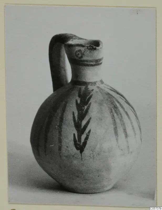 Round-bodied painted juglet with a loop handle, Pottery Bichrome V