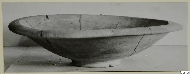 Pottery bowl, Plain White IV-V, from Marion, shown in side view