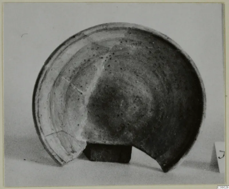 Pottery Bichrome V bowl, a broken fragment with concentric bands on its interior surface