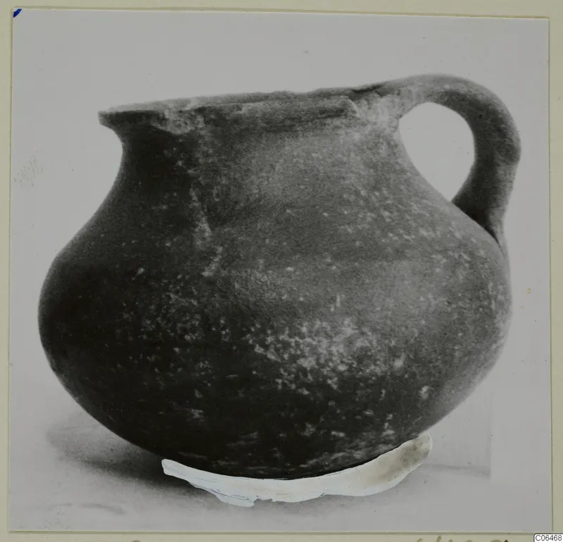Coarse ware jug from Vouni with a round body and a single loop handle