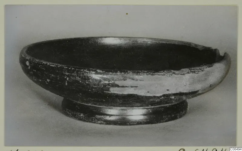 Cypro-Hell.I bowl from Kition, shown in side view on a grey backdrop