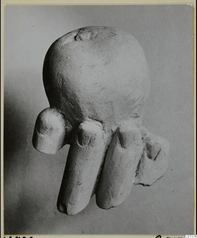 Limestone sculpture fragment of a hand with fingers, from Vouni