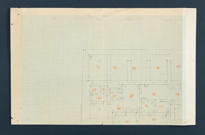 Plan of Vouni: pencil field plan on squared graph paper, with rooms numbered in red