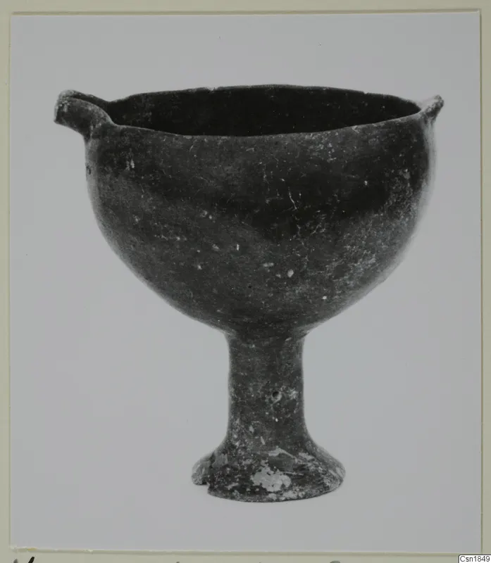 Footed pottery bowl with two small lugs at the rim, Pottery Red Polished I from Vounous