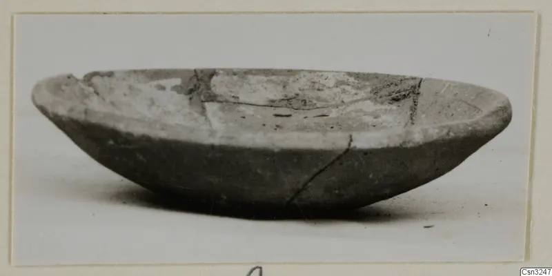 Shallow bowl, Pottery Plain White IV-V, from Idalion, seen from the side