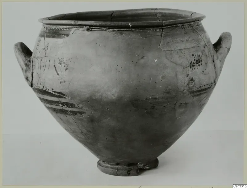Amphora-crater of Levanto-Helladic Ware from Enkomi, with two handles and dark painted bands