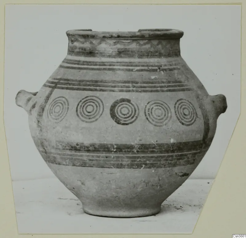 Pottery Bichrome IV amphora-krater with concentric circles and painted bands