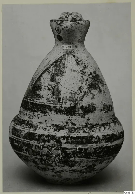 Pottery Bichrome V, a pear-shaped vessel with a narrow neck and dark painted bands