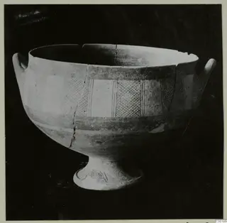 White Painted I bowl from Lapithos, Kastros tombs, with cross-hatched painted panels on the body