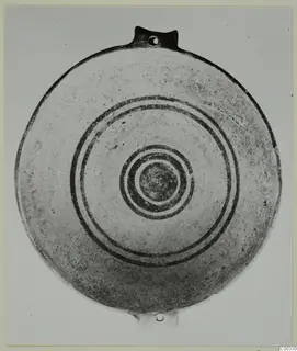 White Painted I bowl from Lapithos, seen from above, with dark concentric rings painted on its interior