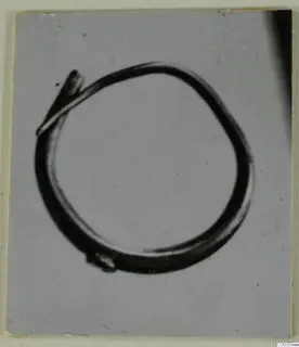 Gold ring with overlapping ends, from the Kastros tombs at Lapithos