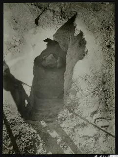 Excavated cutting at Kountoura Trachonia with a few stones lying at its far end