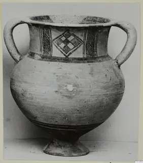 White Painted I amphora from Lapithos, with two handles and a painted diamond motif on the neck