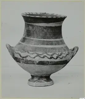 White Painted I amphoriskos from Lapithos, with two handles, a flared rim and a wavy painted band
