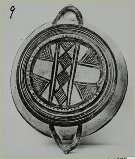 White Painted I bowl from Lapithos, seen from above, with dark painted bands and a cross-hatched central panel