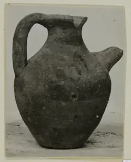 Pottery jug with a strap handle and beaked spout, White Painted VII, from Vouni, Korakas tombs