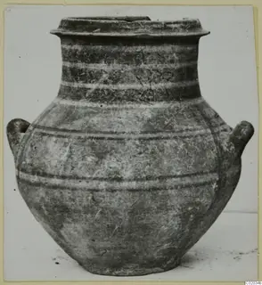 Pottery vessel with two side handles and dark horizontal bands, Bichrome-Red I_IV - IV_VII from Marion