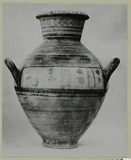 Two-handled Pottery Bichrome V amphora with concentric circle and band decoration