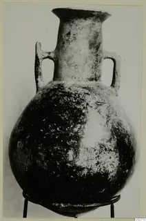 Red Polished II amphora from the Vrysi tou Barba tombs at Lapithos
