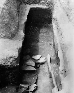 Tomb 8 at Amathus, upper layer: stone steps and slabs leading down an excavated passage