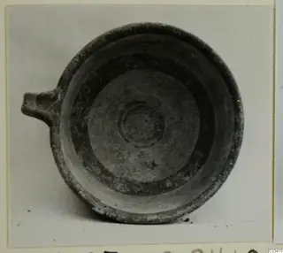 Levanto-Helladic Ware bowl-jar with one small handle, seen from above, from Enkomi