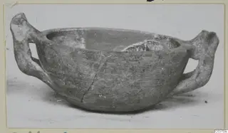 Two-handled bowl, Pottery Plain White IV-V, in side view