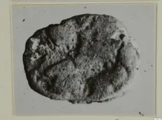 Glyptic object A.I.2613, a stone seal or gem from Ayia Irini, shown close up