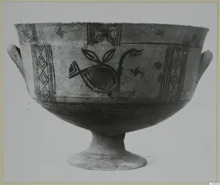 Pottery Bichrome III: footed bowl with two handles and dark painted bird and pattern bands