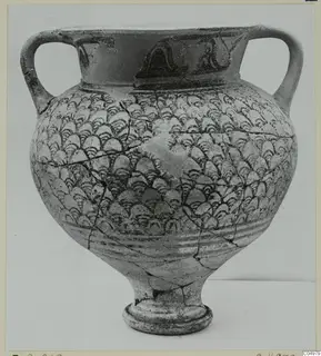 Levanto-Helladic ware amphora-crater with a painted scale pattern on its body