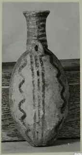 White Painted III-2 pottery flask from Lapithos, Vrysi tou Barba tombs, with wavy and vertical painted bands